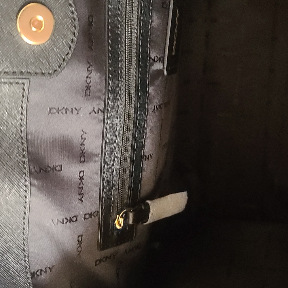 Hand Bag - Picture 3 of 6